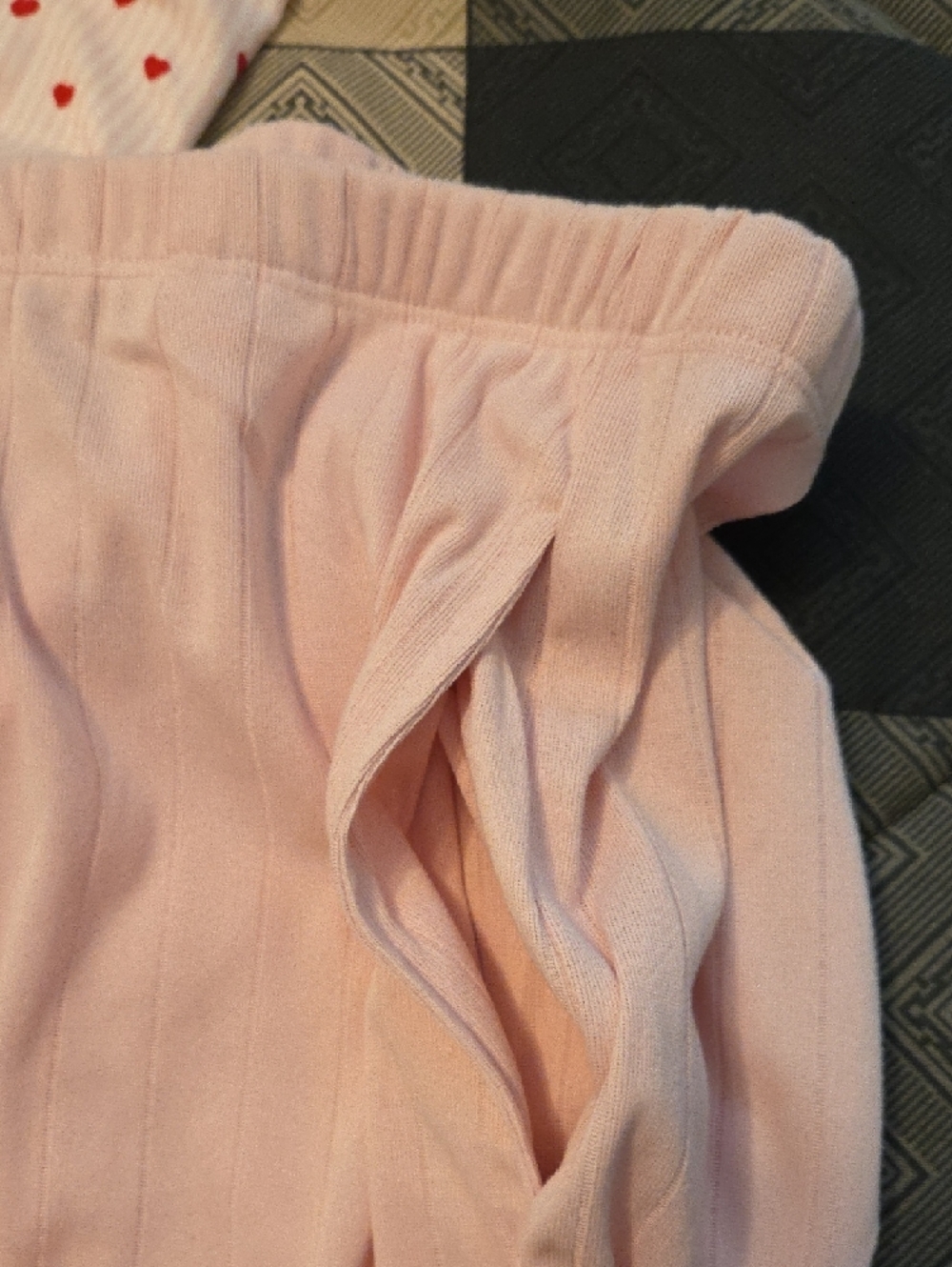 Gloria Vanderbilt Pink Ribbed Pajama Pants w/Red Heart Short Sleeve Tee - Picture 3 of 7